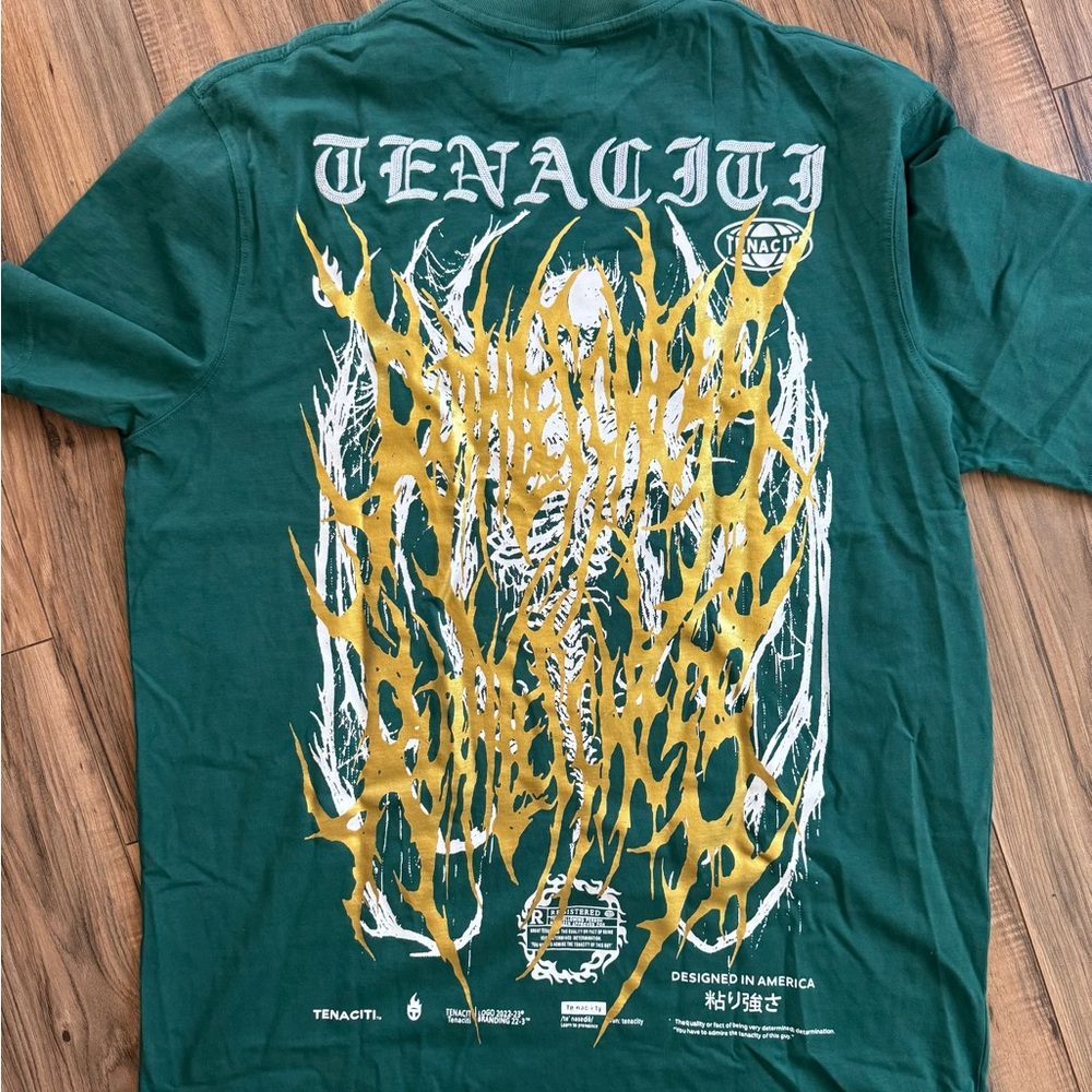 2x streetwear Tenaciti Emerald Green Shirt with Gold Metal Print Distressed